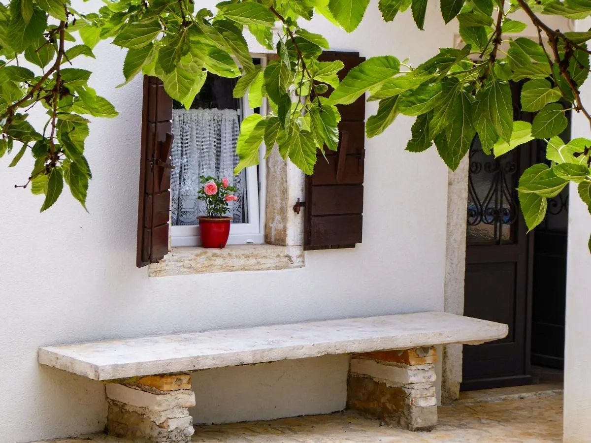 Holiday home Casa Istriana Nona Pina Villa Kastelir