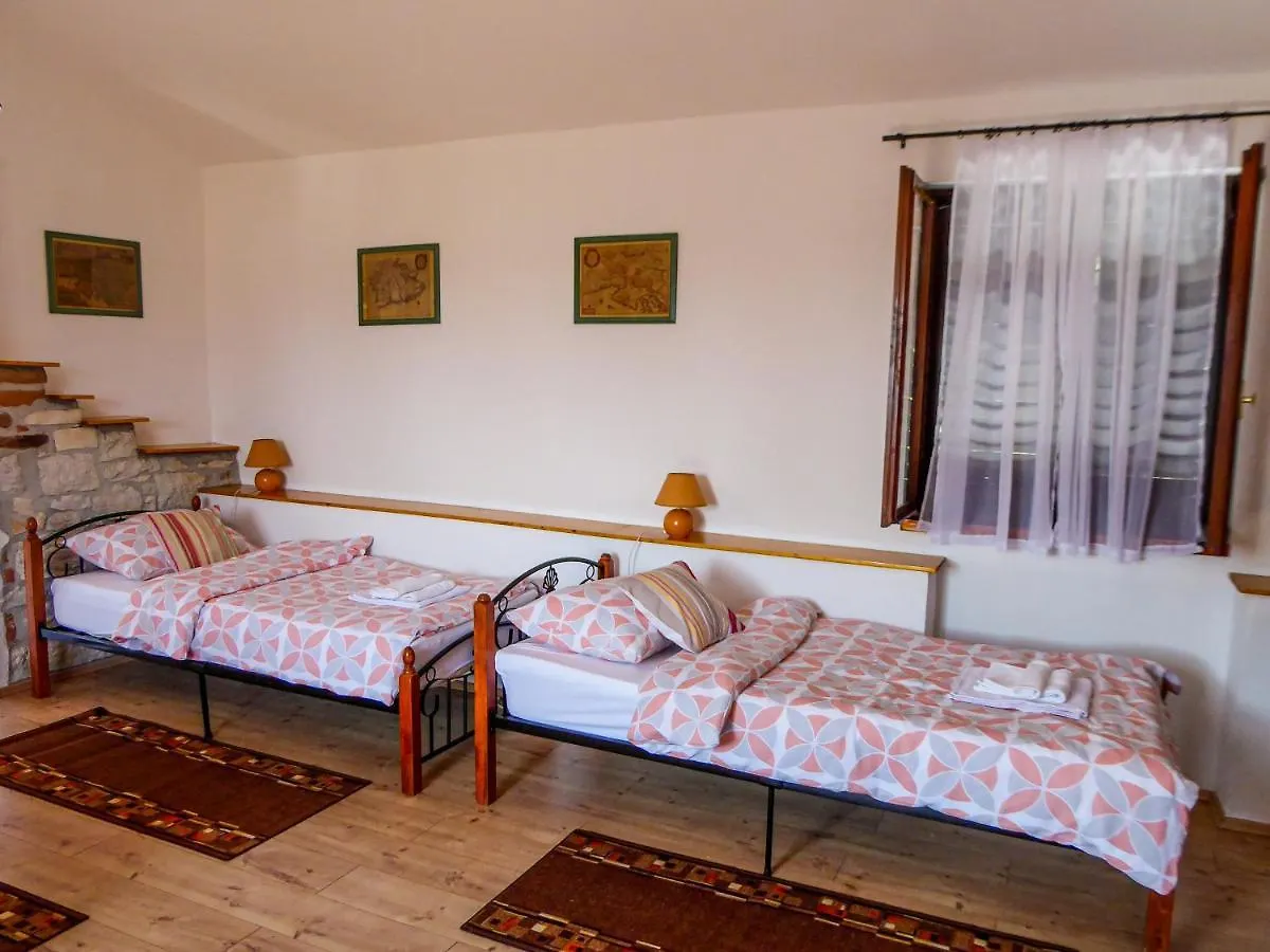Holiday home Casa Istriana Nona Pina Villa Kastelir